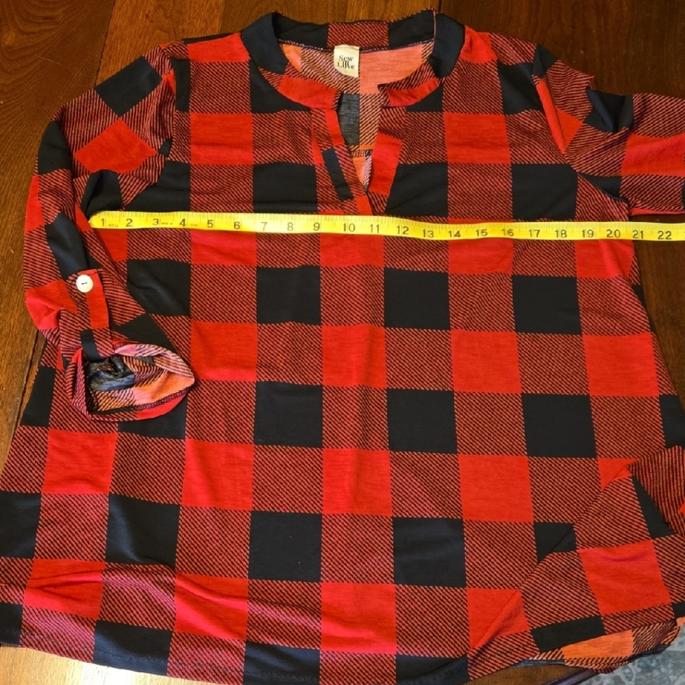 Size L Red and Black Plaid 3/4 Sleeve Shirt Buffalo Plaid